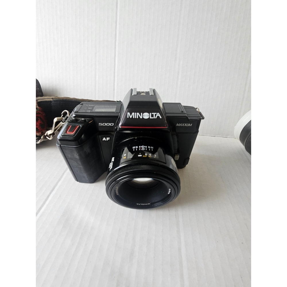 Minolta Maxxum 5000 Black Film SLR Camera with Lens